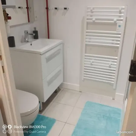 아파트 Joli Studio Meuble 16m2 Avec Terrasse 10m2